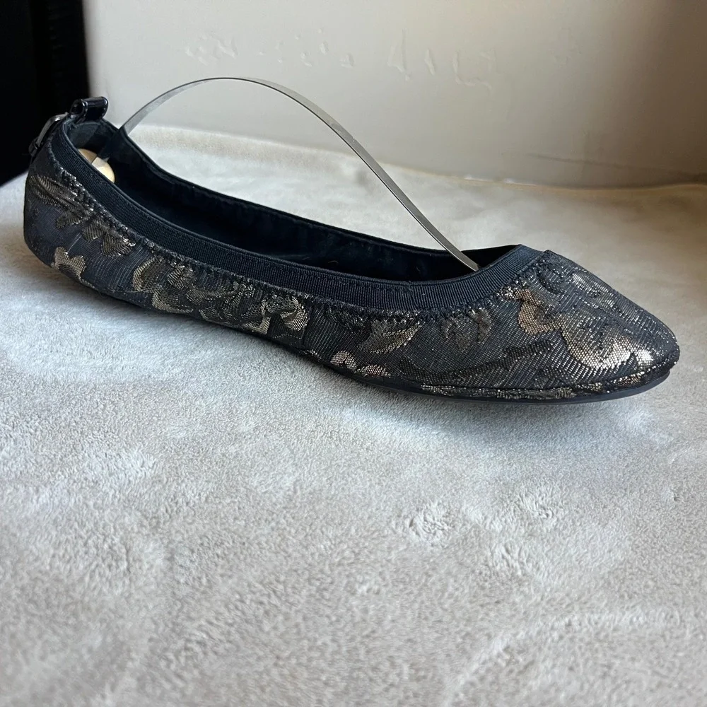 Bandolino Women 9.5 fit like 8.5 Black Gold Metallic Jacquard Ballet Flat Buckle